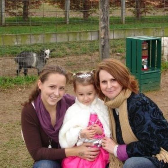 Meet your Posher, Patricia - Picture 1 of 1